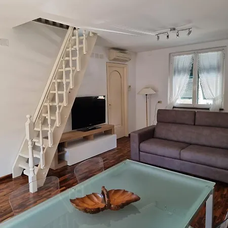 Casetta Bruzzone 公寓